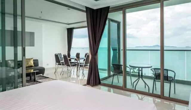 Ultimate Luxury in New High Rise Tower