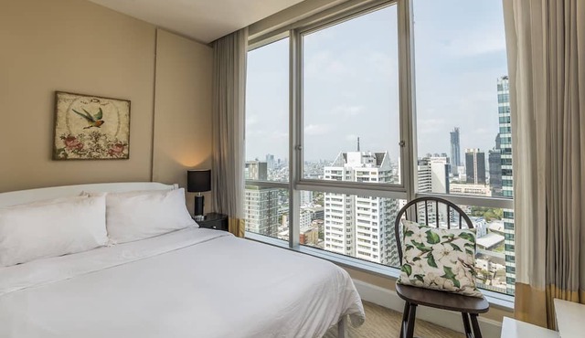 Serviced 2 Bed PANORAMIC SKY VILLAS with View, Pool and BTS
