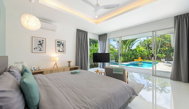 Villa White Orchid