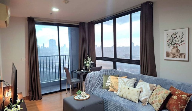 Cozy 1 BR 40 Sqm Corner, 3 mins to BTS Wutthakat