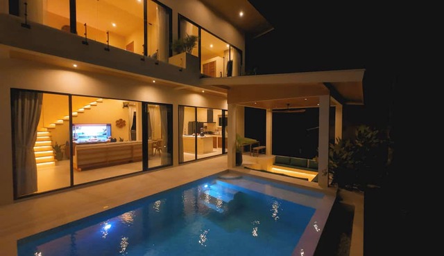 Banyan Cove: 2 Story Saltwater Pool Villa & Sunken Lounge in Wat Madeau wan