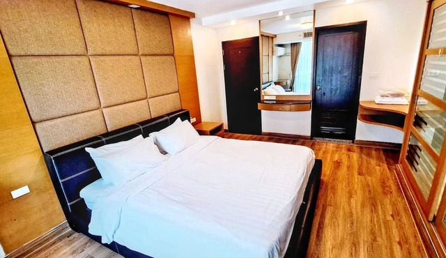 5B - Short-Term Rental Allowed - Downtown Bkk Serviced Apartment