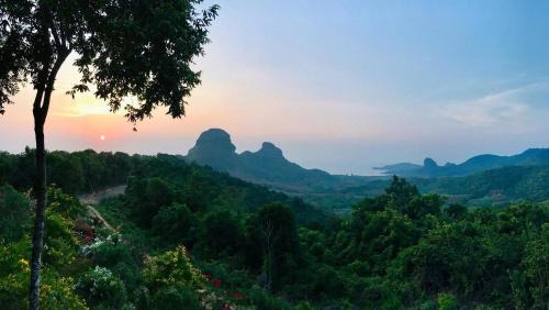 Koh Phaluai Eco Resort พลวยอีโค่ รีสอร์ท