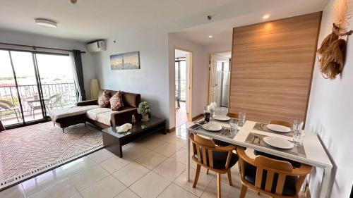 Condo located in the heart of Phuket Town in Ban Lo Long