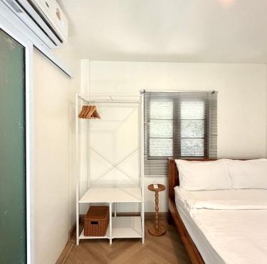Simple Cozy House Coconut Lane in Hinkong