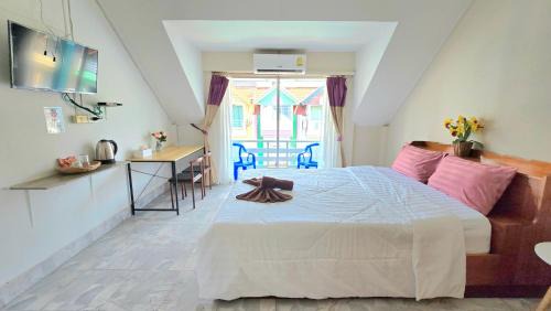 You And Me Guesthouse in Cha Am