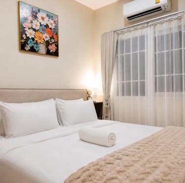 8 Bedroom Bangkok Family Home Sleeps 20 Near Safari World