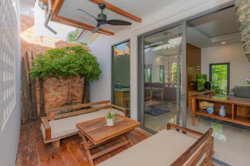 Modern 6BR Private Pool Villa in Koh Lone