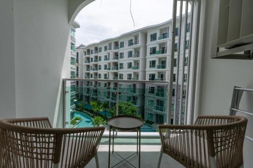 Pool view apartment Serenity Nai Yang