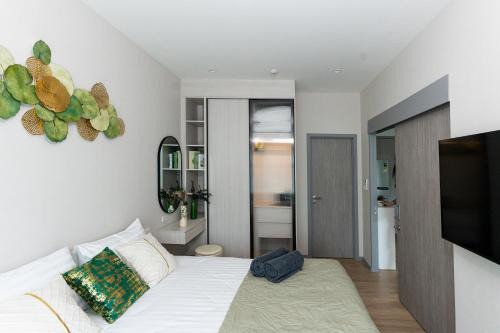 Pool access apartments Serenity Nai Yang
