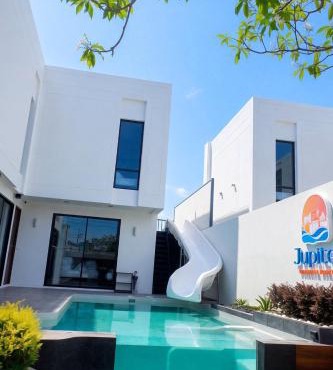 Jupiter Pool Villa Hatyai Europa Style in Sathani Khlong Rian