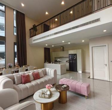 Massive Townhouse in Sukhumvit 49 Terrace in Bangkok