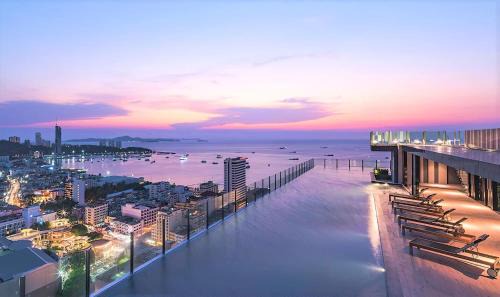 Central Pattaya Dreamy Stay with Infinity Pool in Pattaya