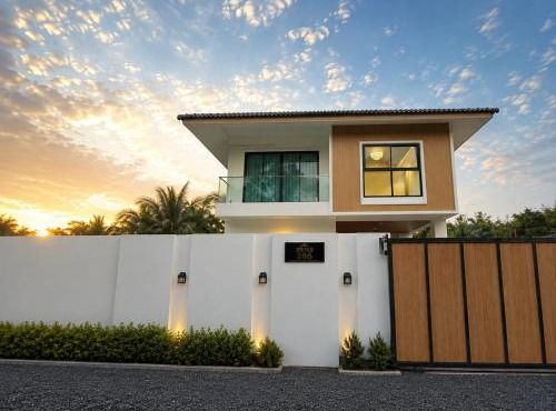 The Rich Pool Villa Ao-Nang in Ban Khlong Son