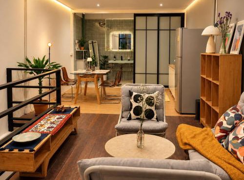Spacious Loft near Ratchataewi BTS for 8 pax in Bangkok