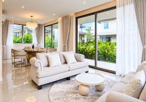 Sarana Pool Villas in Ban Na Pho
