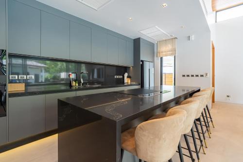 Luxury Botanica Modern Loft Private Pool Villa in Ban Pak Lak