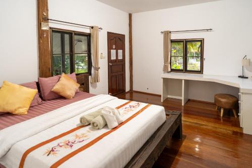 Serena Villa Chiang Mai - Private Pool & Garden Resort in San Sai