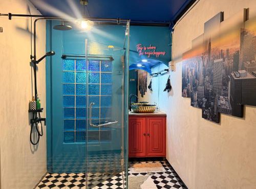 The Oasis on 8 Cozy Homestay & Café