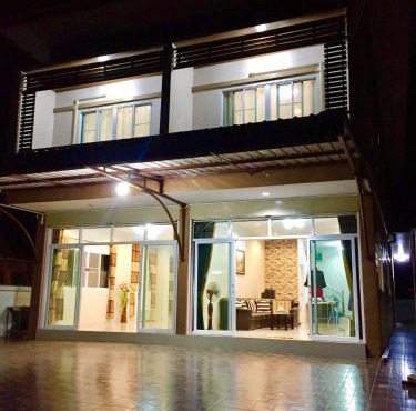 Apinsaya House