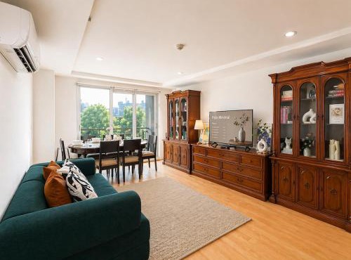 Elegant Vintage 3BR Family Home Sathorn