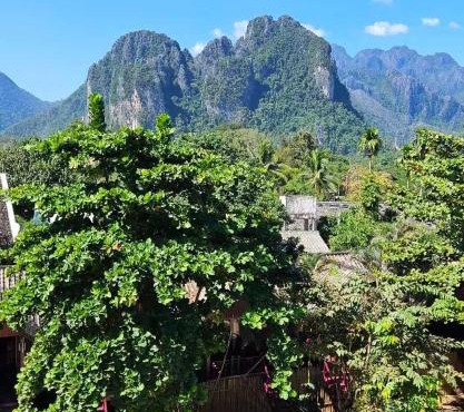 city mountain hotel vang vieng in Vang Vieng