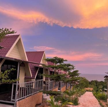 Sunrise Bungalows in Koh Rong