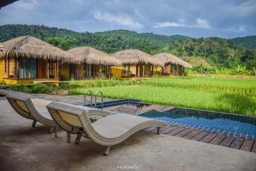 Natu Hut Farmstay & Cafe'