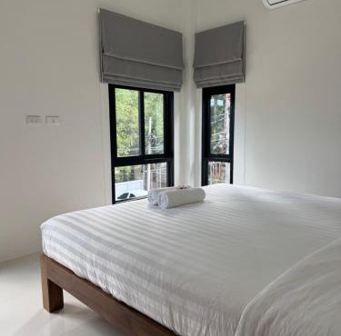 Glasshouse 2 - 2 bed house close to Chaloklum beach