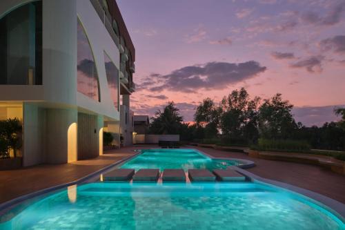 Phetara Hotel Mahachai by PCL