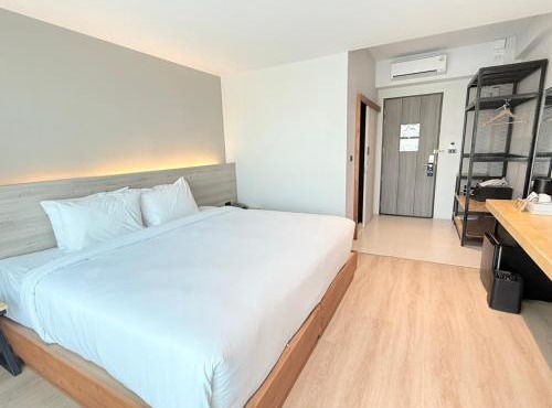 The Horizon Groove Hotel