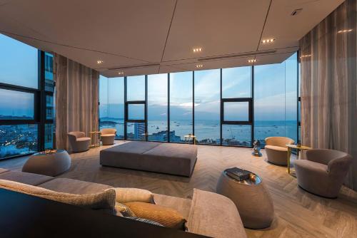 2 Bed Room Central Location-Roof Top Infinity Pool in Pattaya