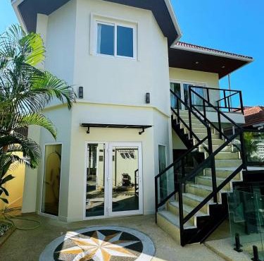 3BR Pool Villa Beach Access Patumnak Hill