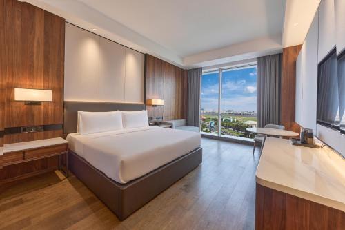 Crowne Plaza Phnom Penh by IHG 金边皇冠假日酒店 Former VM Hotel in Phnom Penh