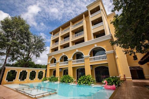 ROYAL PINEAPPLE HOTEL l a welcome to wealth and good fortune in Krabi