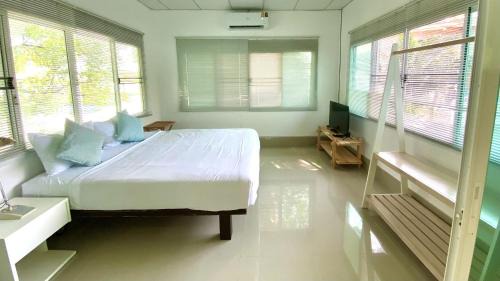 Koh Mook Riviera Beach Resort