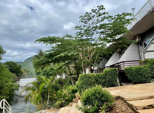 BAAN APA ERAWAN Resort