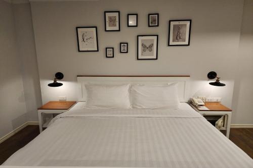 J PLACE HOTEL