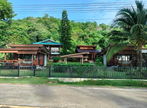 Suntisook Resort