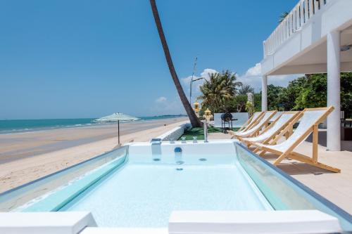 TheSkyCozy Beachfront in Cha Am