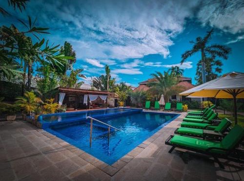 Au Cabaret Vert in Battambang