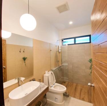 Ban Rub Lom Pool Villa 3 difference villas