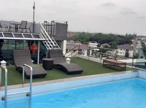 The Greenery central suite & hotel in San Sai