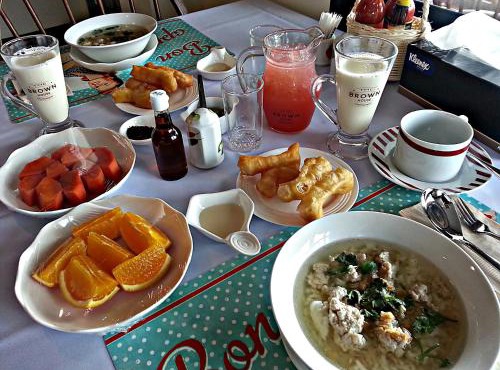 The Brown House Hotel in Chachoengsao